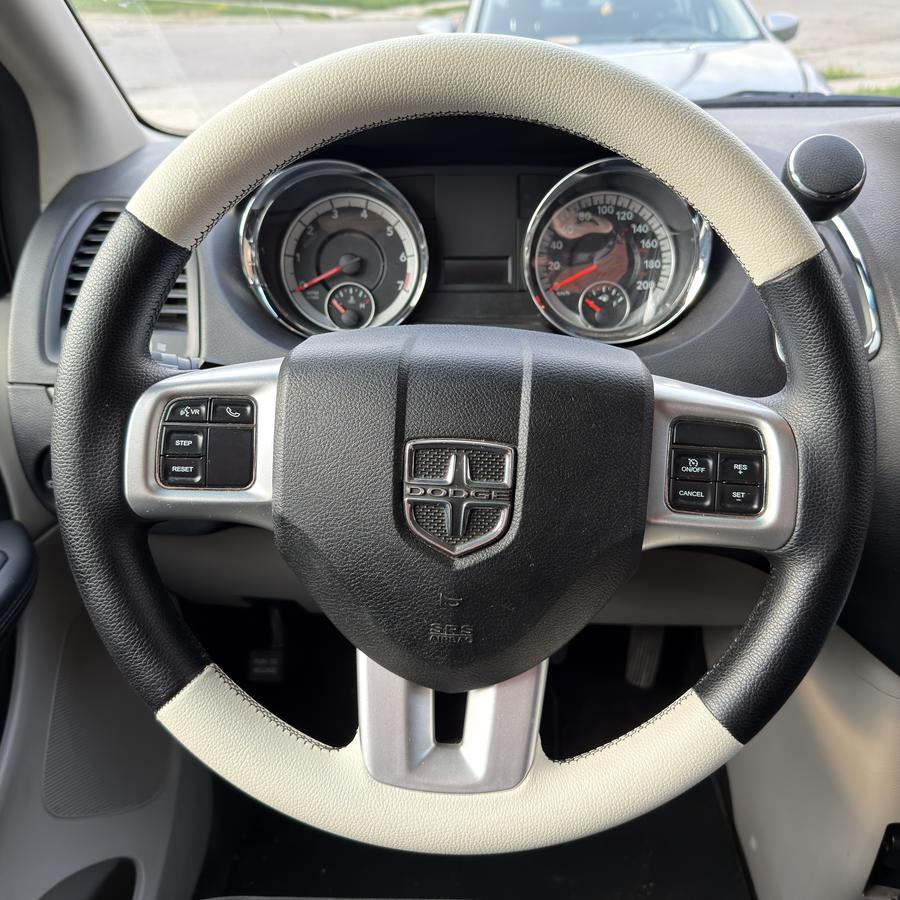 Dodge Grand Caravan steering wheel, two-tone